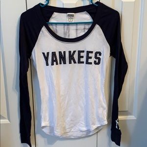 Long sleeve tee